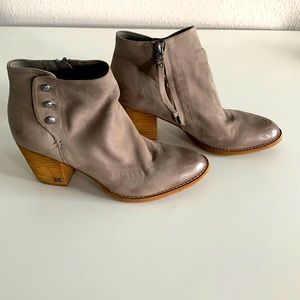 Sam Edelman grey suede boots sz 8.5